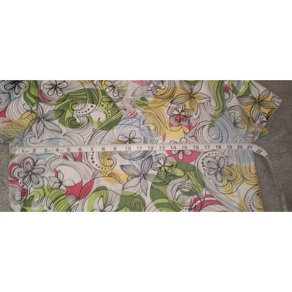 Zikit Women's Size Medium Floral Print V-Neck Scrub Top - Picture 6 of 8